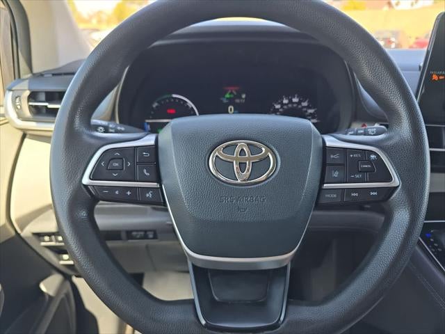 Toyota Sienna LE 2021