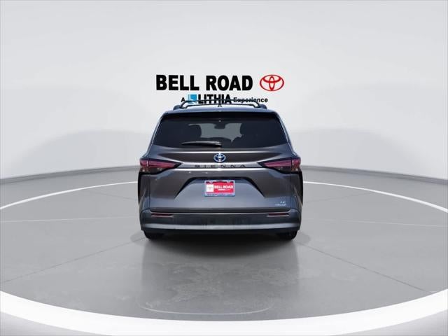 Toyota Sienna LE 2021