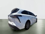 Toyota Sienna LE 2025