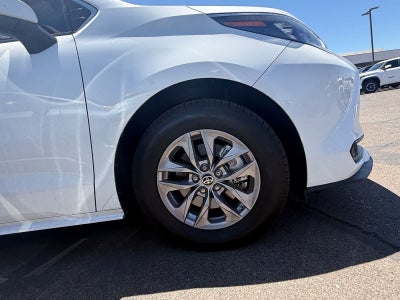 Toyota Sienna LE 2025