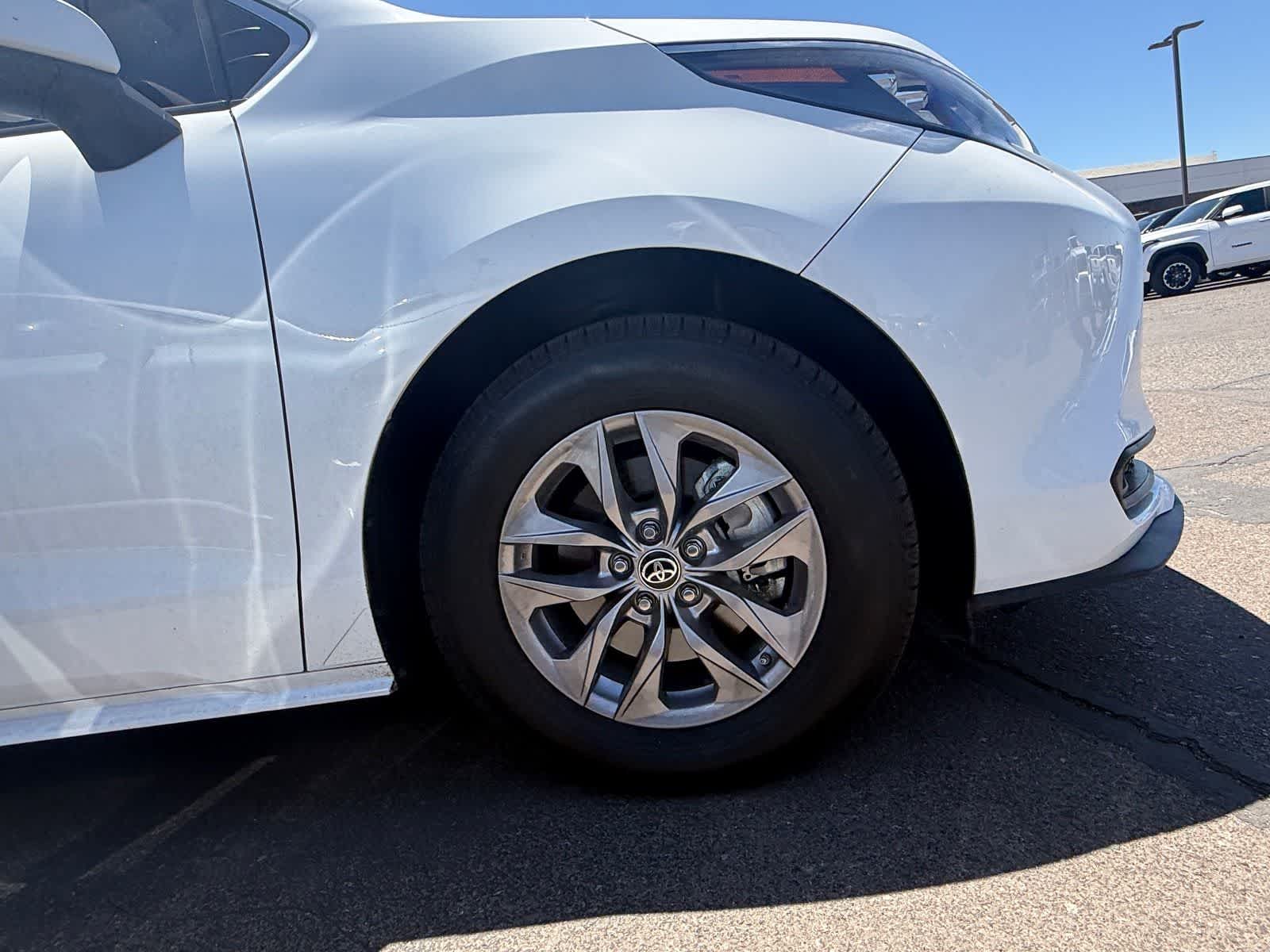 Toyota Sienna LE 2025