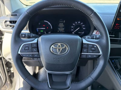 Toyota Sienna XLE 2024