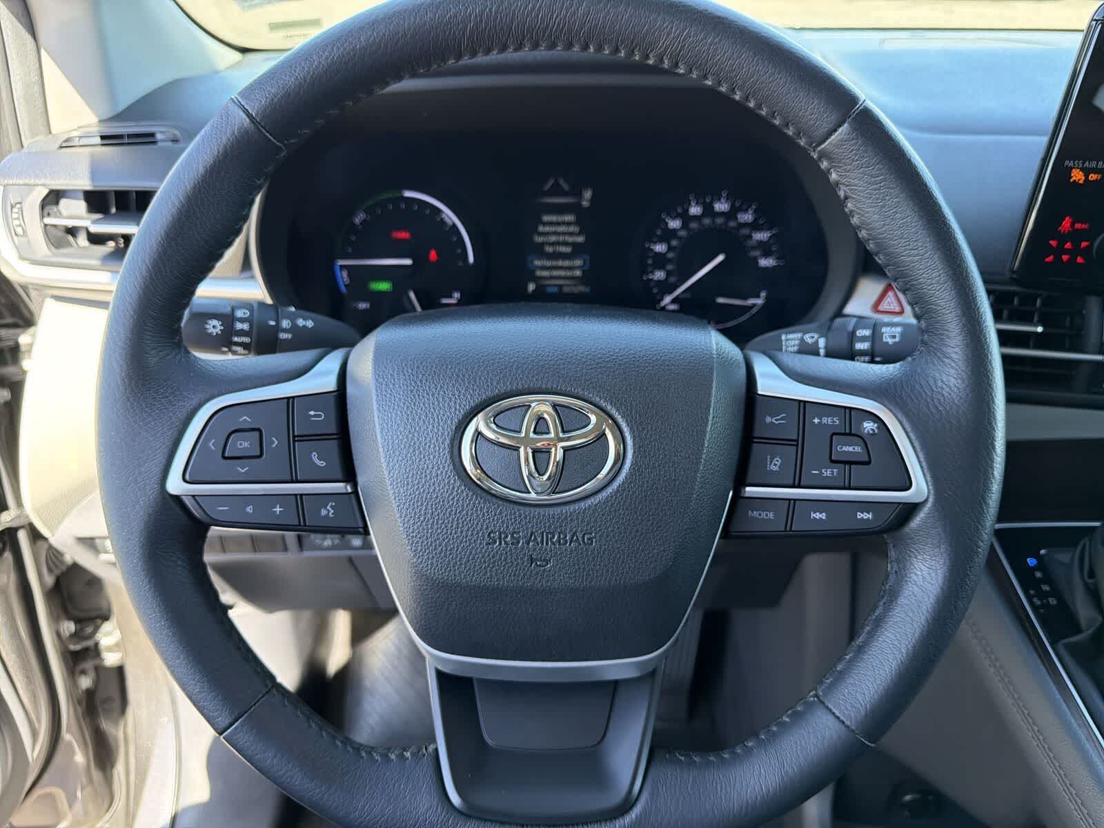 Toyota Sienna XLE 2024