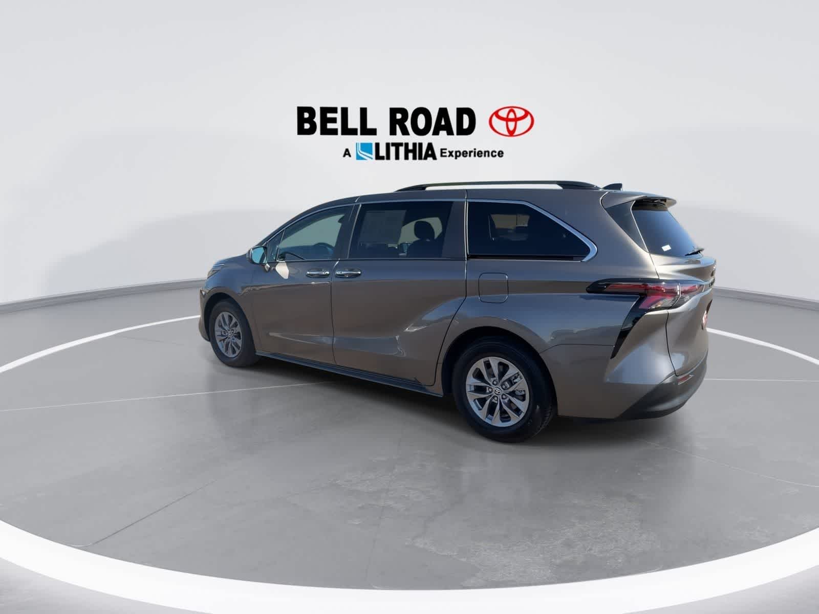 Toyota Sienna XLE 2024