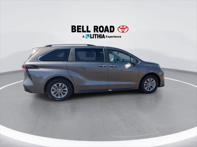 Toyota Sienna XLE 2024
