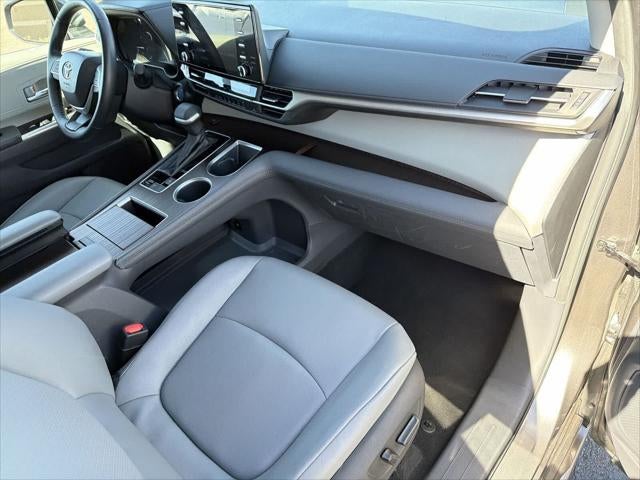Toyota Sienna XLE 2024