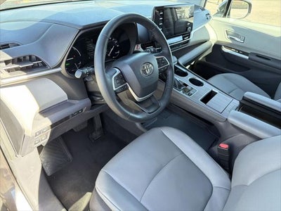 Toyota Sienna XLE 2024