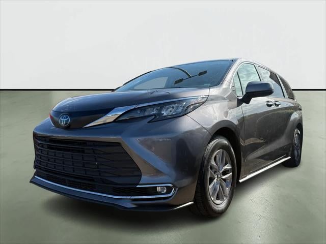 Toyota Sienna XLE 2024