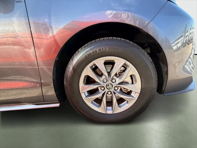 Toyota Sienna XLE 2024