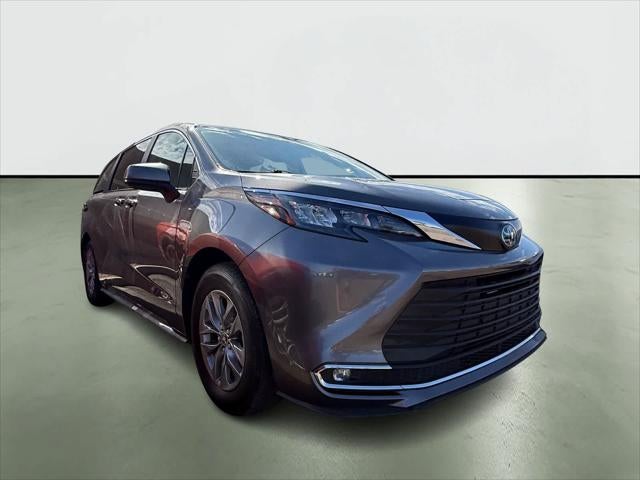 Toyota Sienna XLE 2024