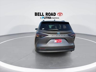 Toyota Sienna XLE 2024