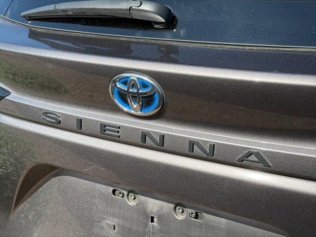 Toyota Sienna XLE 2024