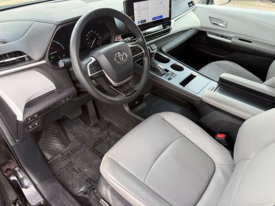 Toyota Sienna XLE 2025