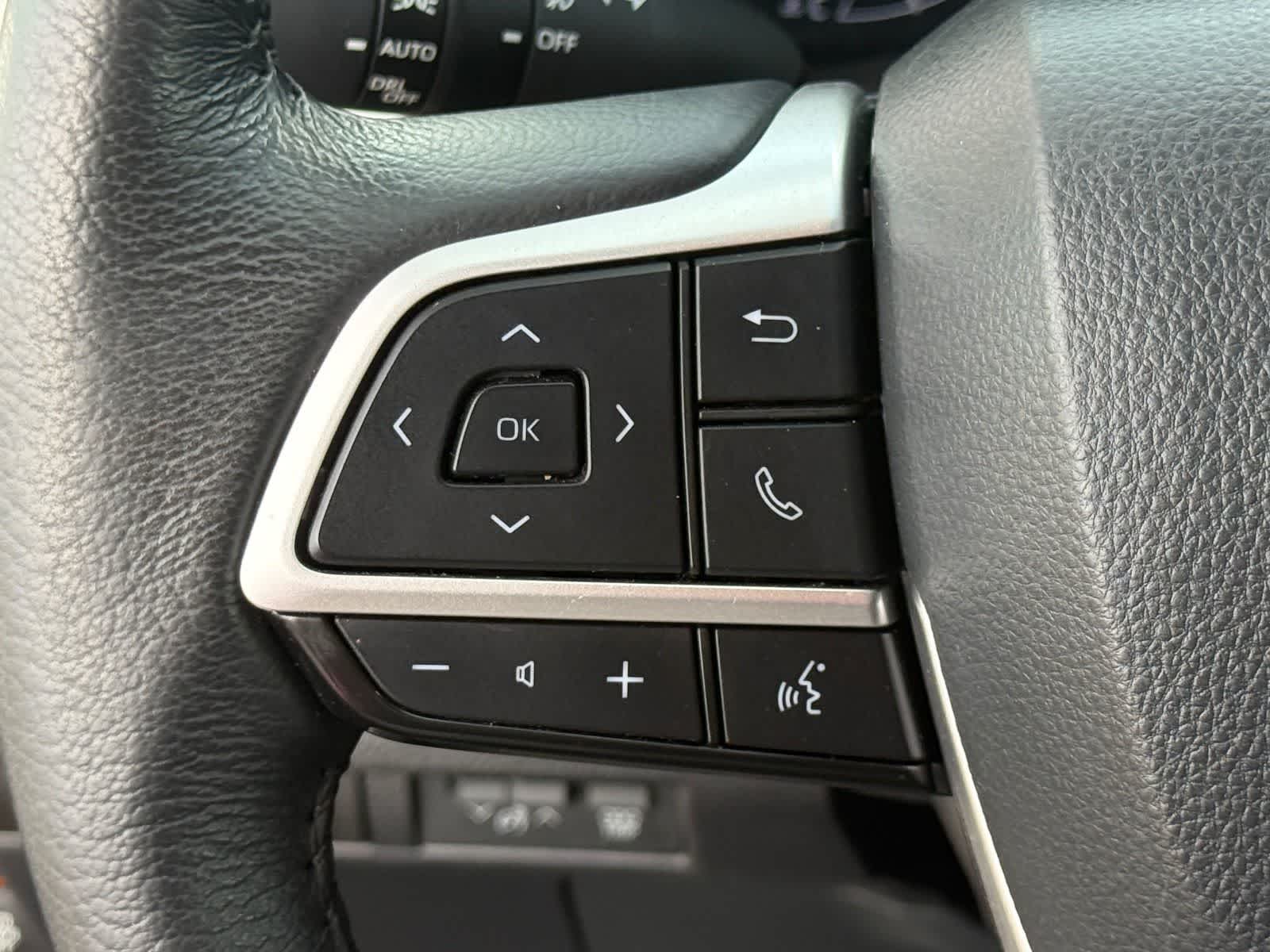 Toyota Sienna XLE 2025
