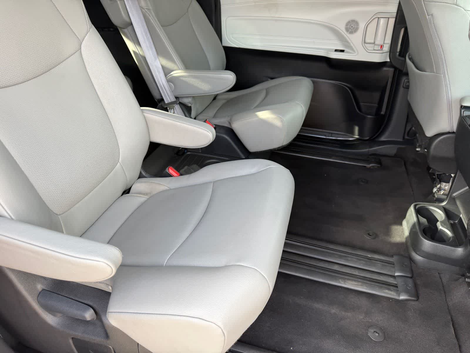 Toyota Sienna XLE 2025