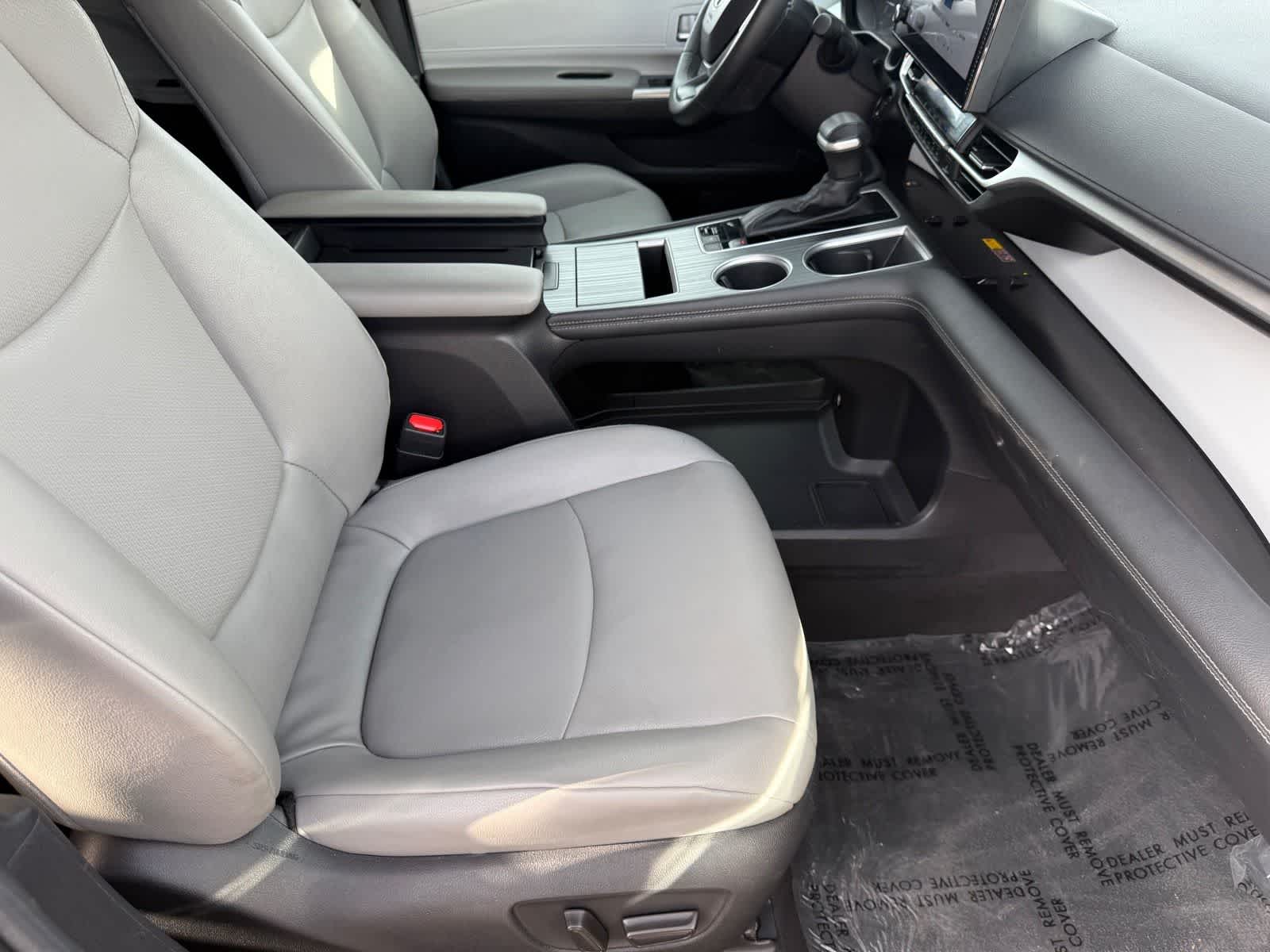 Toyota Sienna XLE 2025