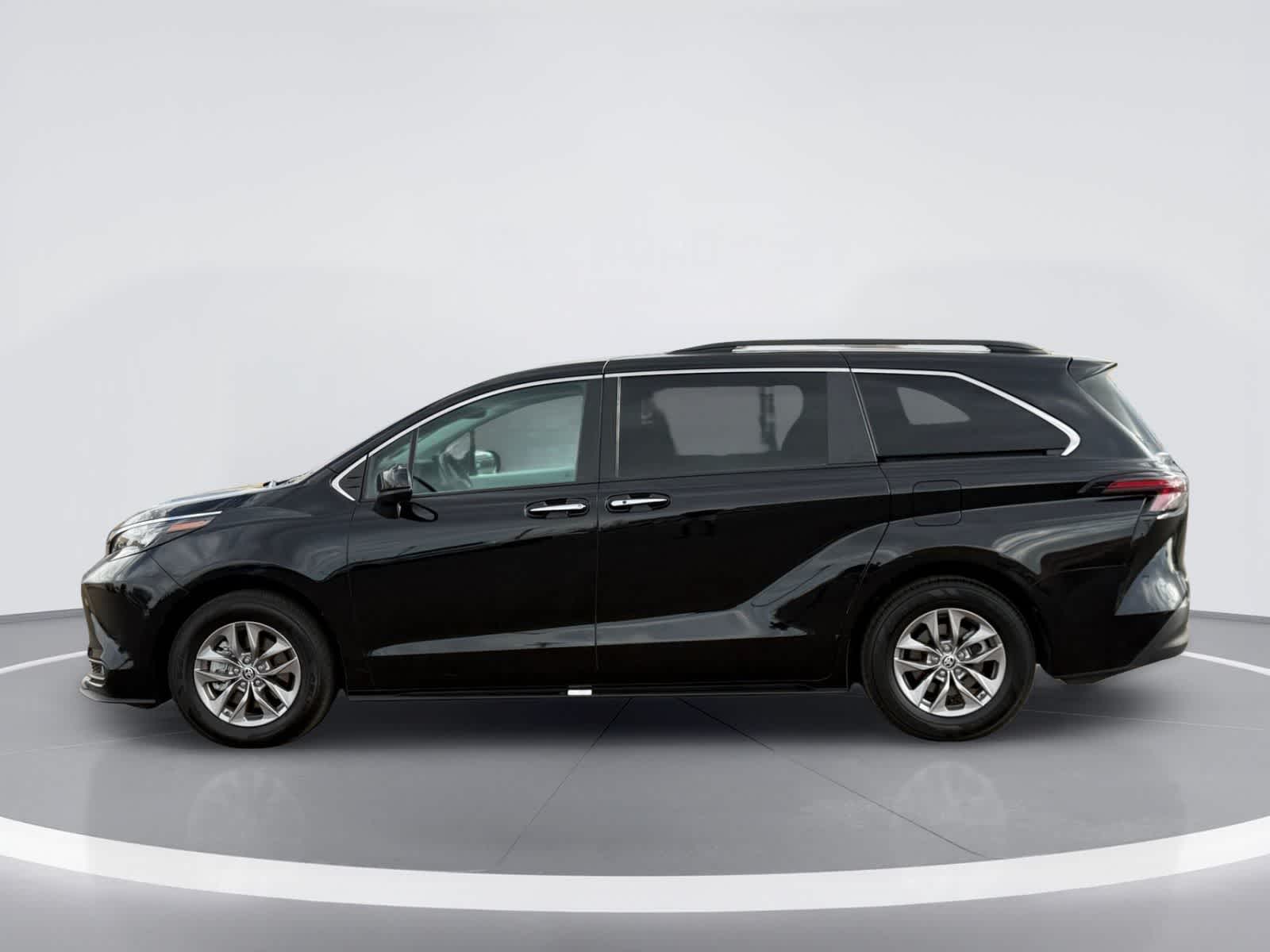Toyota Sienna XLE 2025