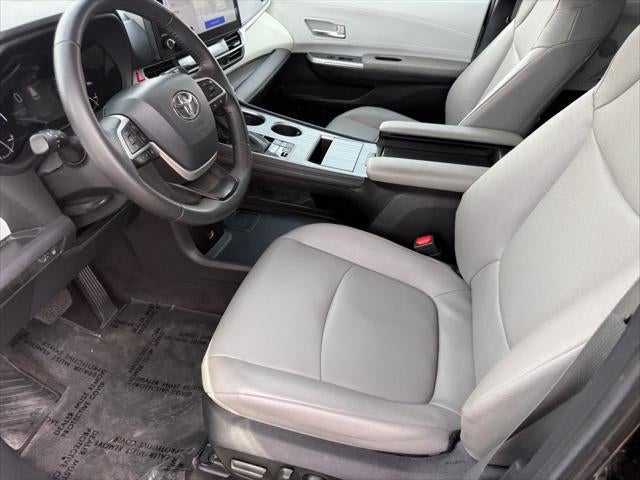 Toyota Sienna XLE 2025