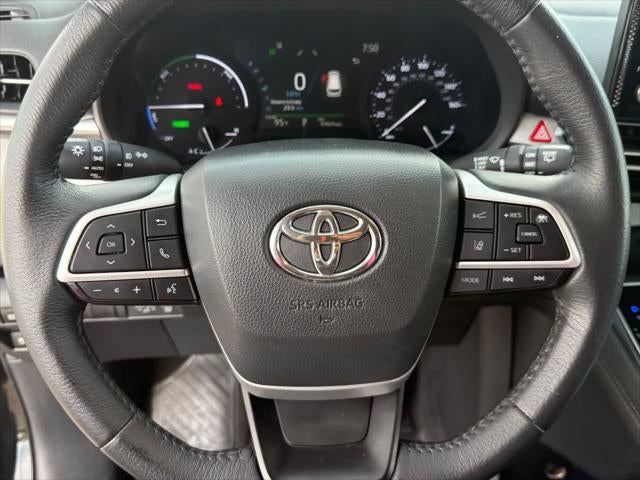 Toyota Sienna XLE 2025