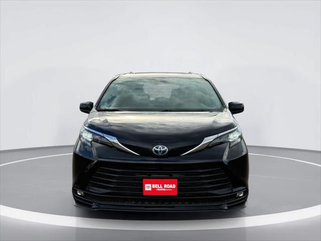 Toyota Sienna XLE 2025