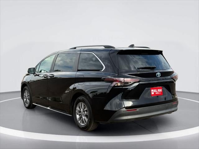 Toyota Sienna XLE 2025