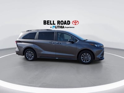 Toyota Sienna XLE 2024
