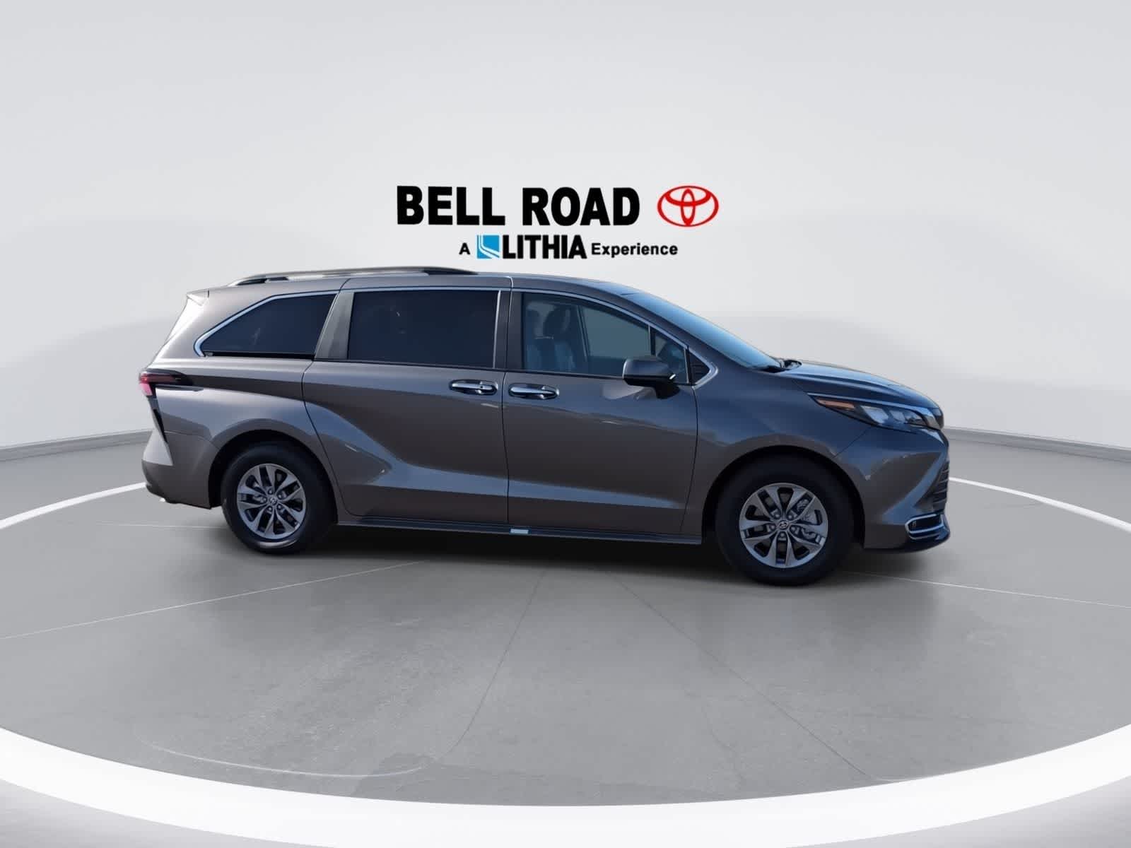 Toyota Sienna XLE 2024