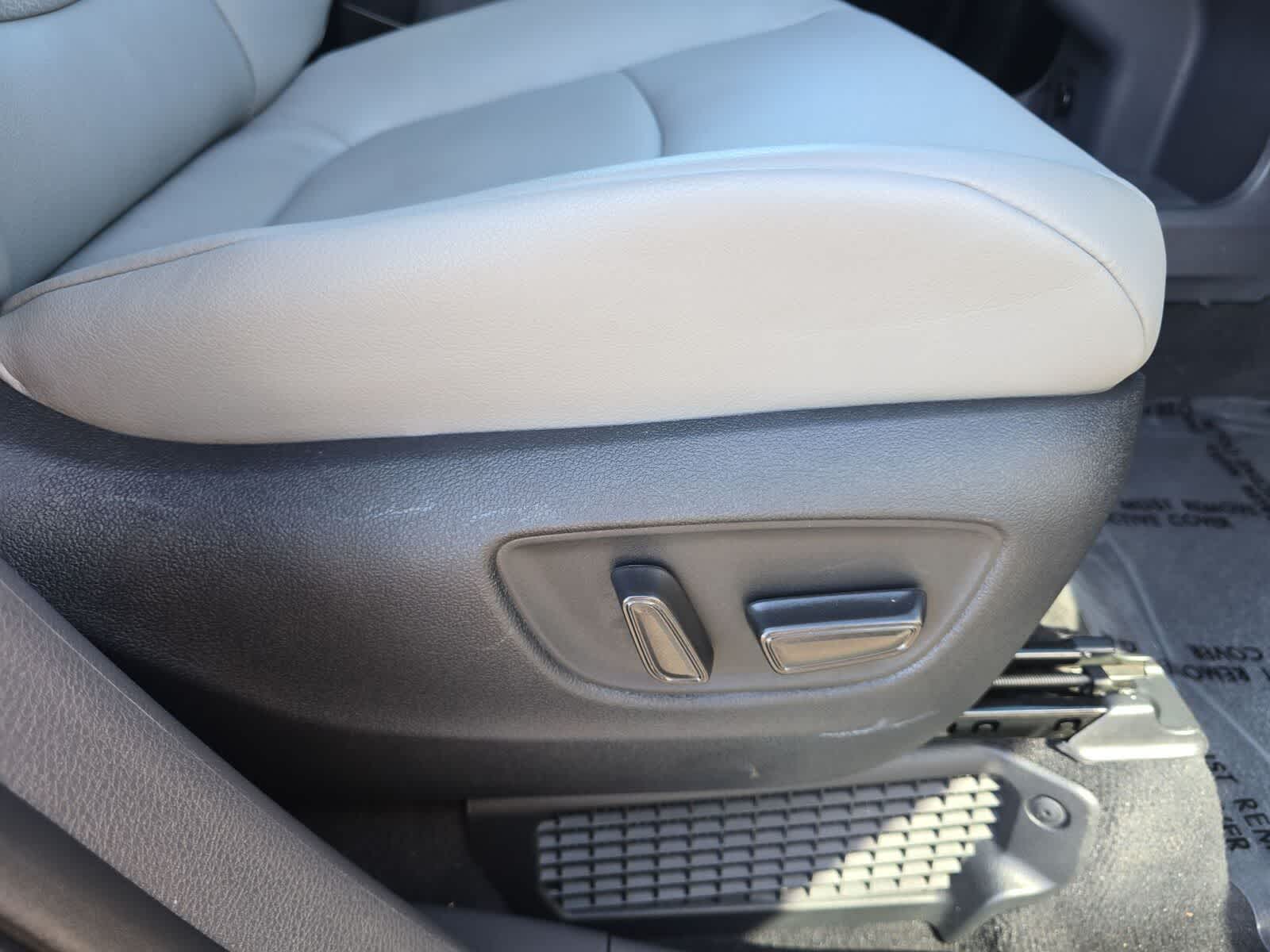 Toyota Sienna XLE 2024