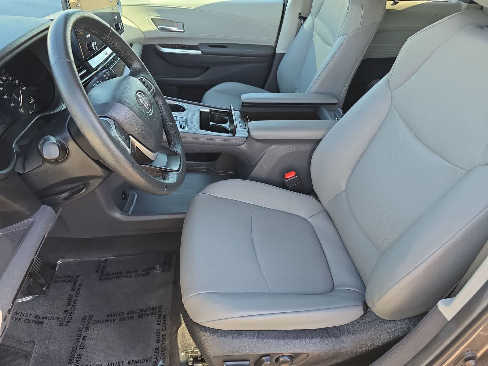 Toyota Sienna XLE 2024