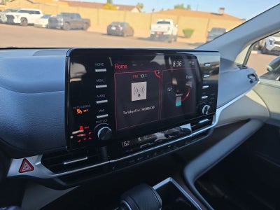 Toyota Sienna XLE 2024