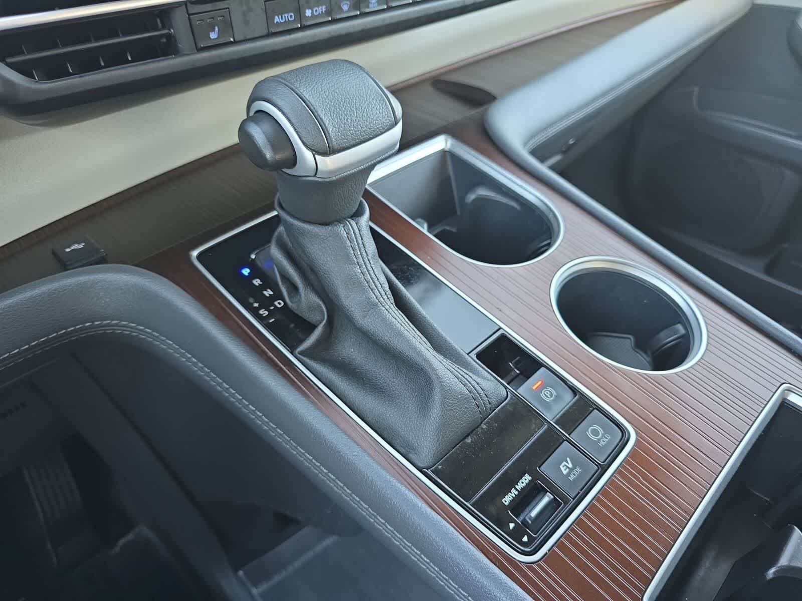 Toyota Sienna XLE 2024