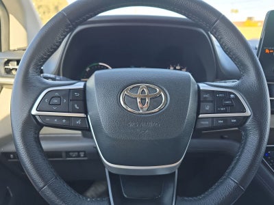 Toyota Sienna XLE 2024
