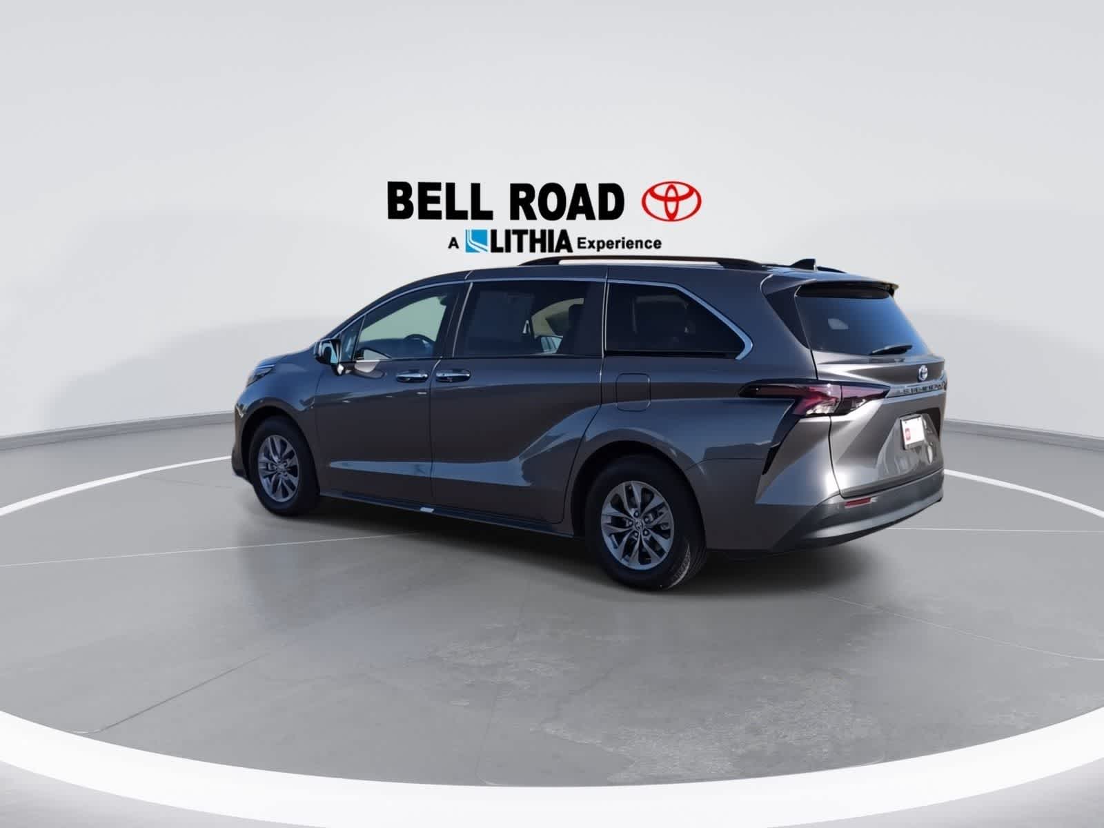 Toyota Sienna XLE 2024