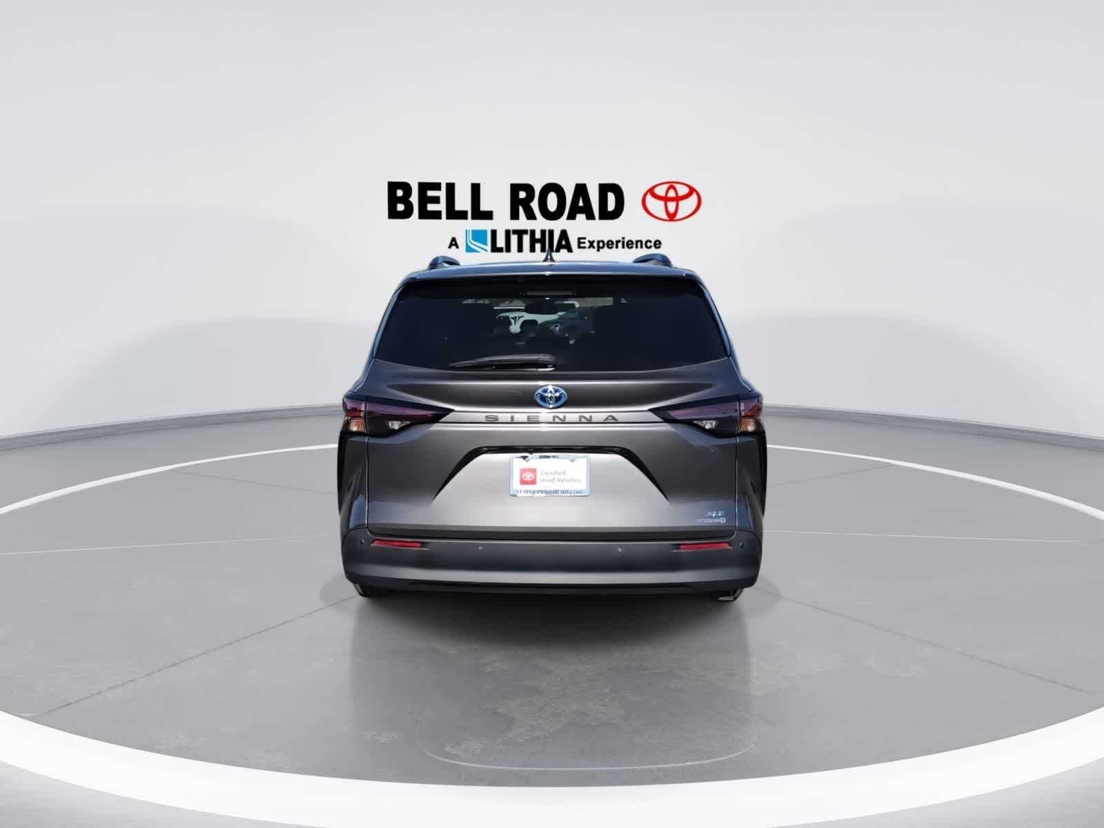 Toyota Sienna XLE 2024