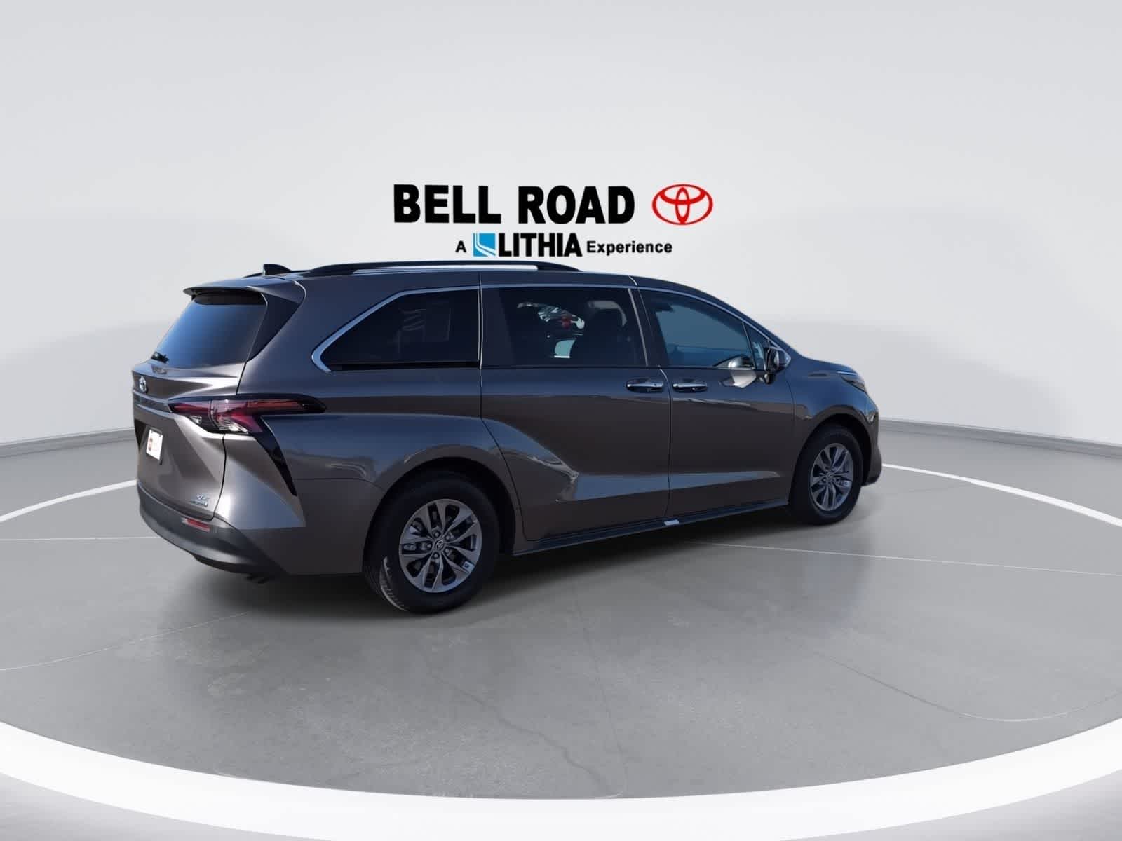 Toyota Sienna XLE 2024