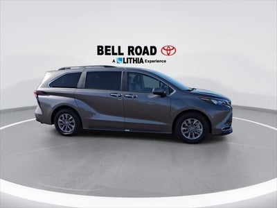 Toyota Sienna XLE 2024