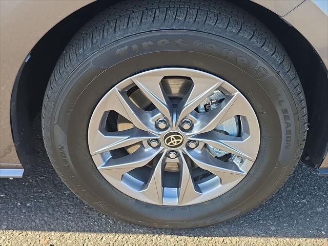 Toyota Sienna XLE 2024