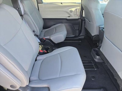 Toyota Sienna XLE 2024