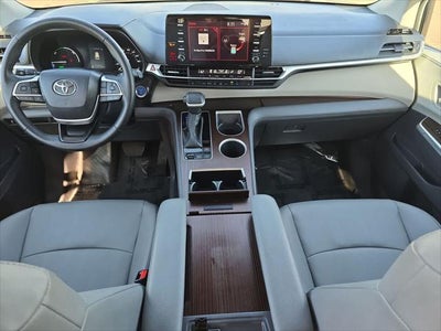 Toyota Sienna XLE 2024