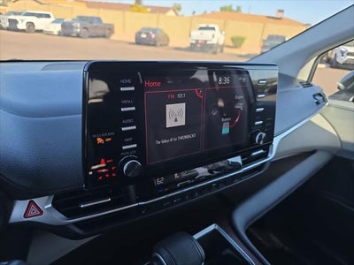 Toyota Sienna XLE 2024