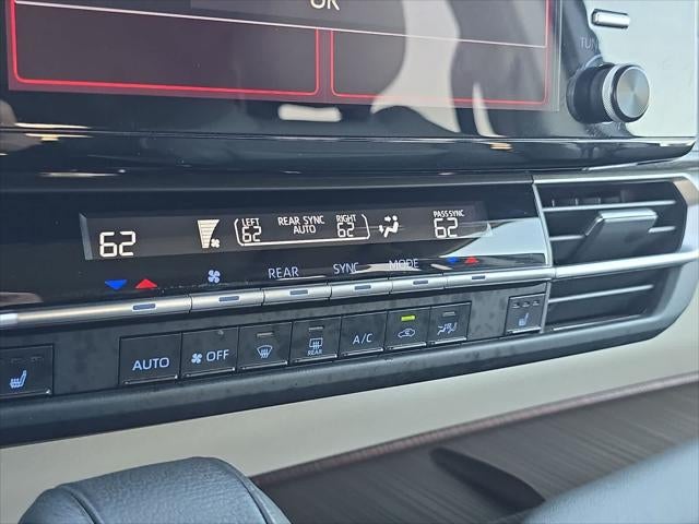 Toyota Sienna XLE 2024