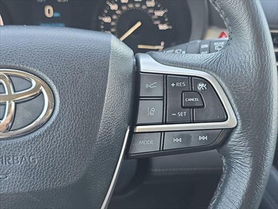 Toyota Sienna XLE 2024