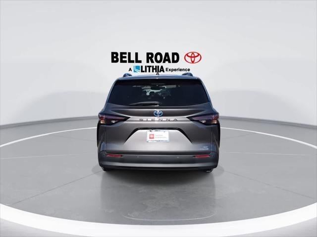 Toyota Sienna XLE 2024