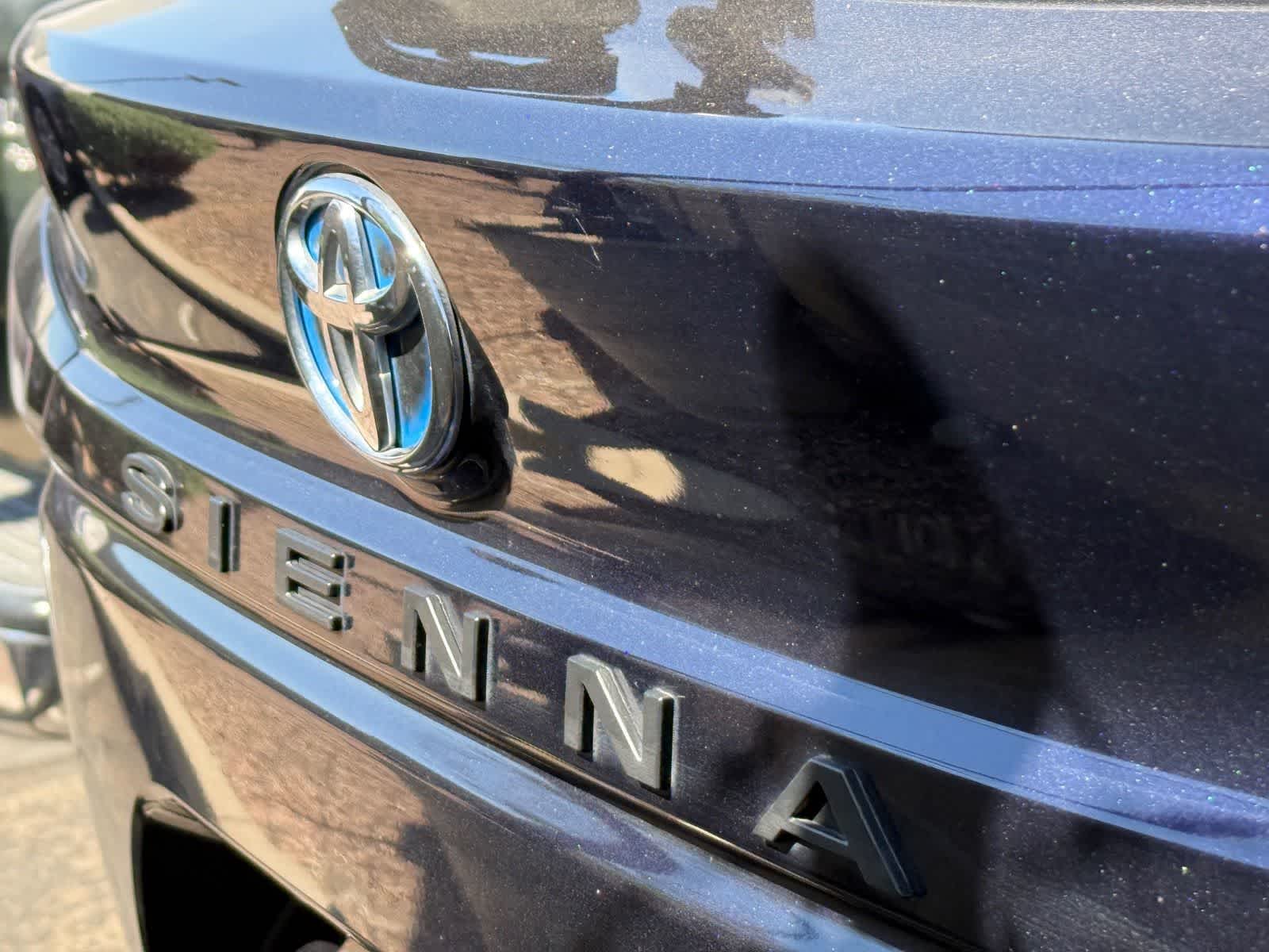 Toyota Sienna XLE 2024