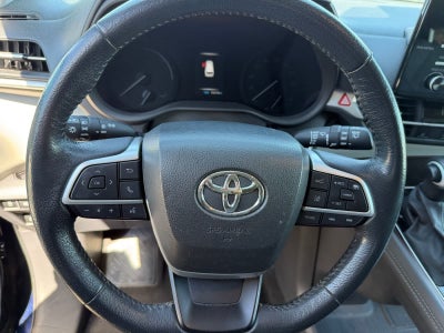 Toyota Sienna XLE 2024