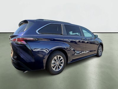 Toyota Sienna XLE 2024
