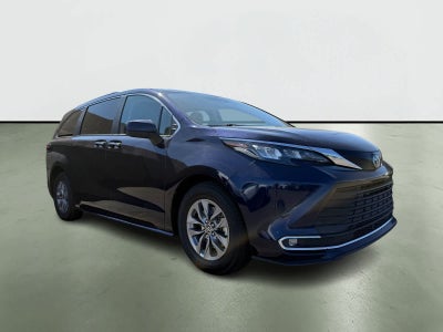 Toyota Sienna XLE 2024