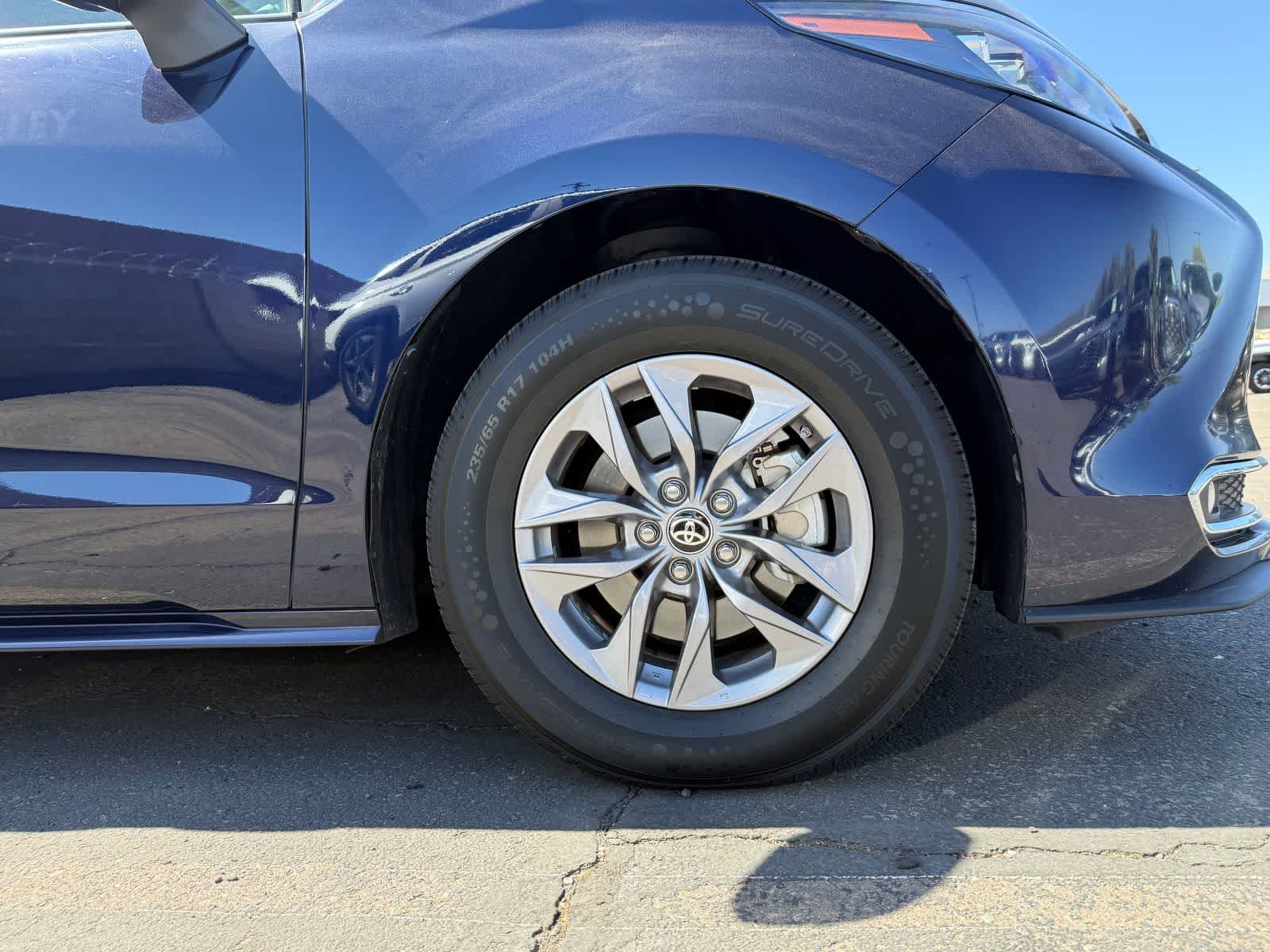 Toyota Sienna XLE 2024