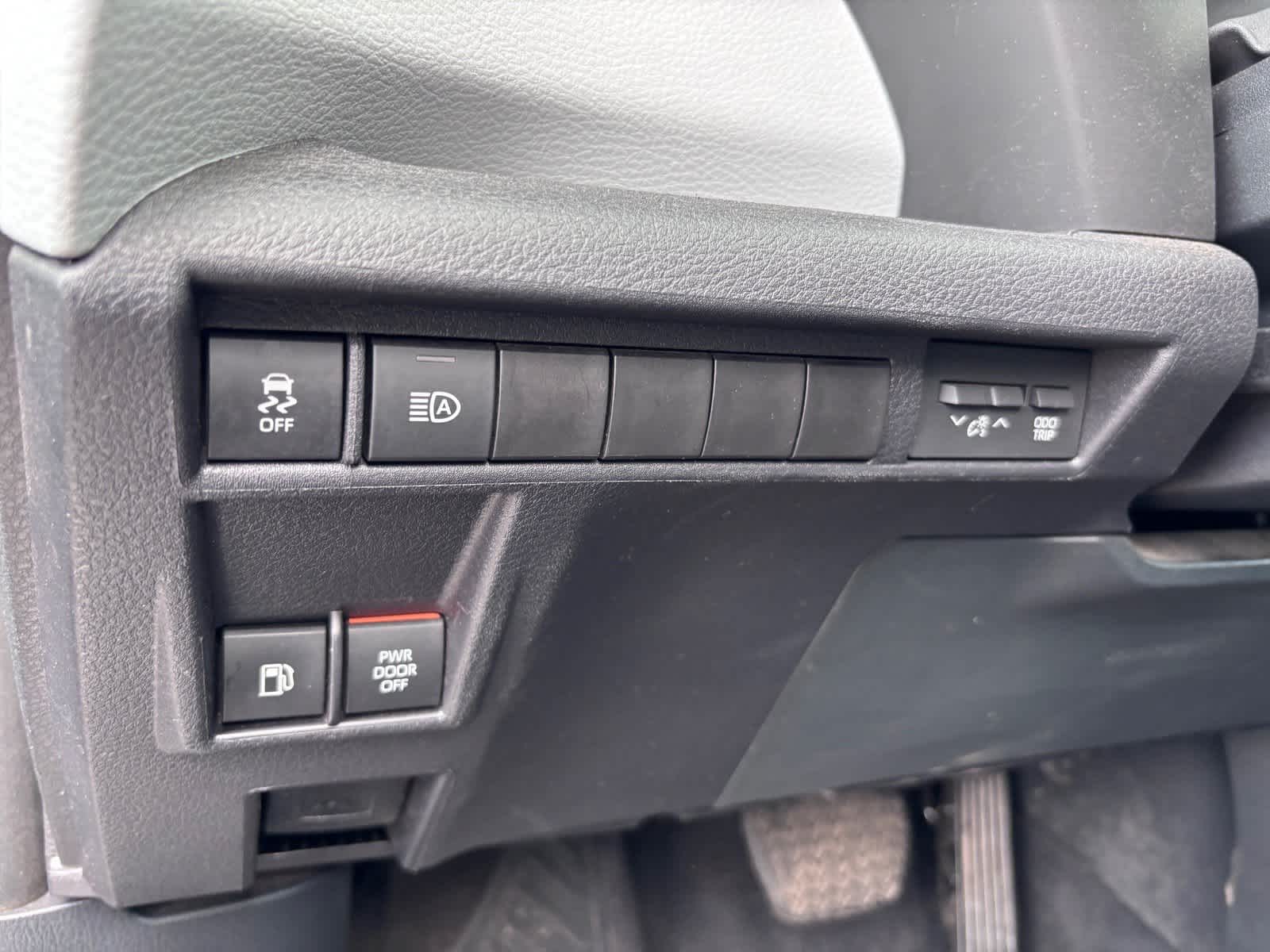 Toyota Sienna XLE 2025