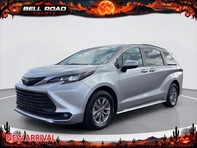 Toyota Sienna XLE 2025